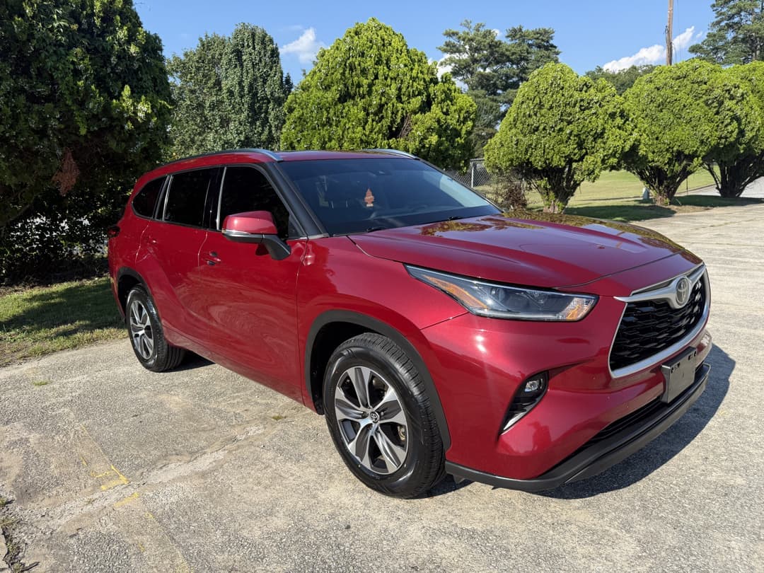 2026 Toyota 2026 Highlander XLE full loaded